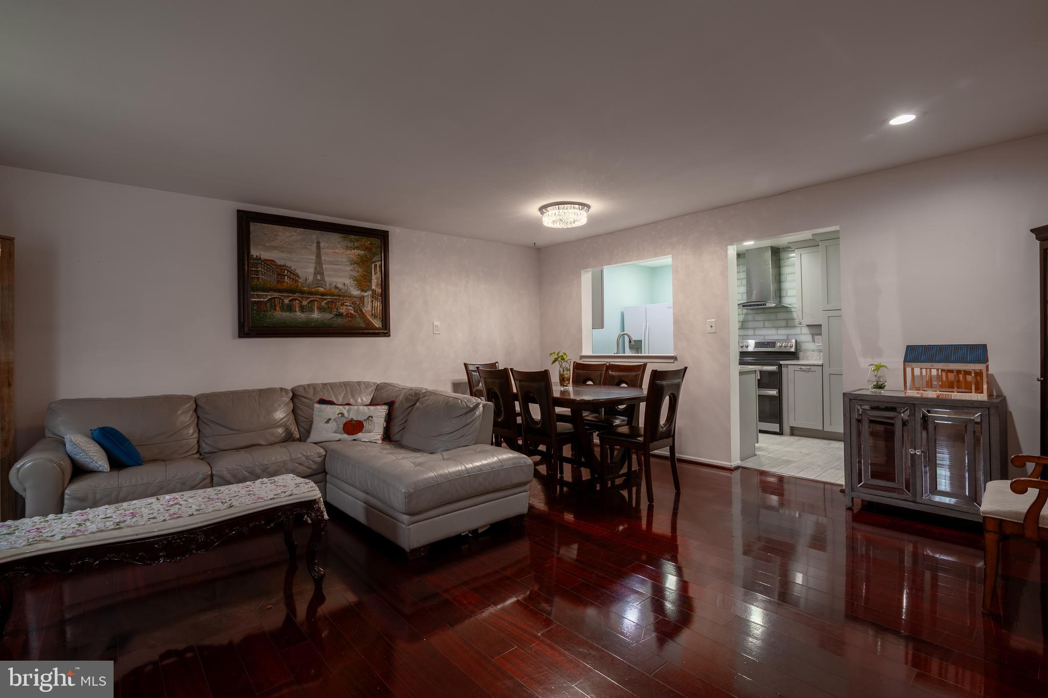 TOWNES OF GLOUCESTER - Residential Lease