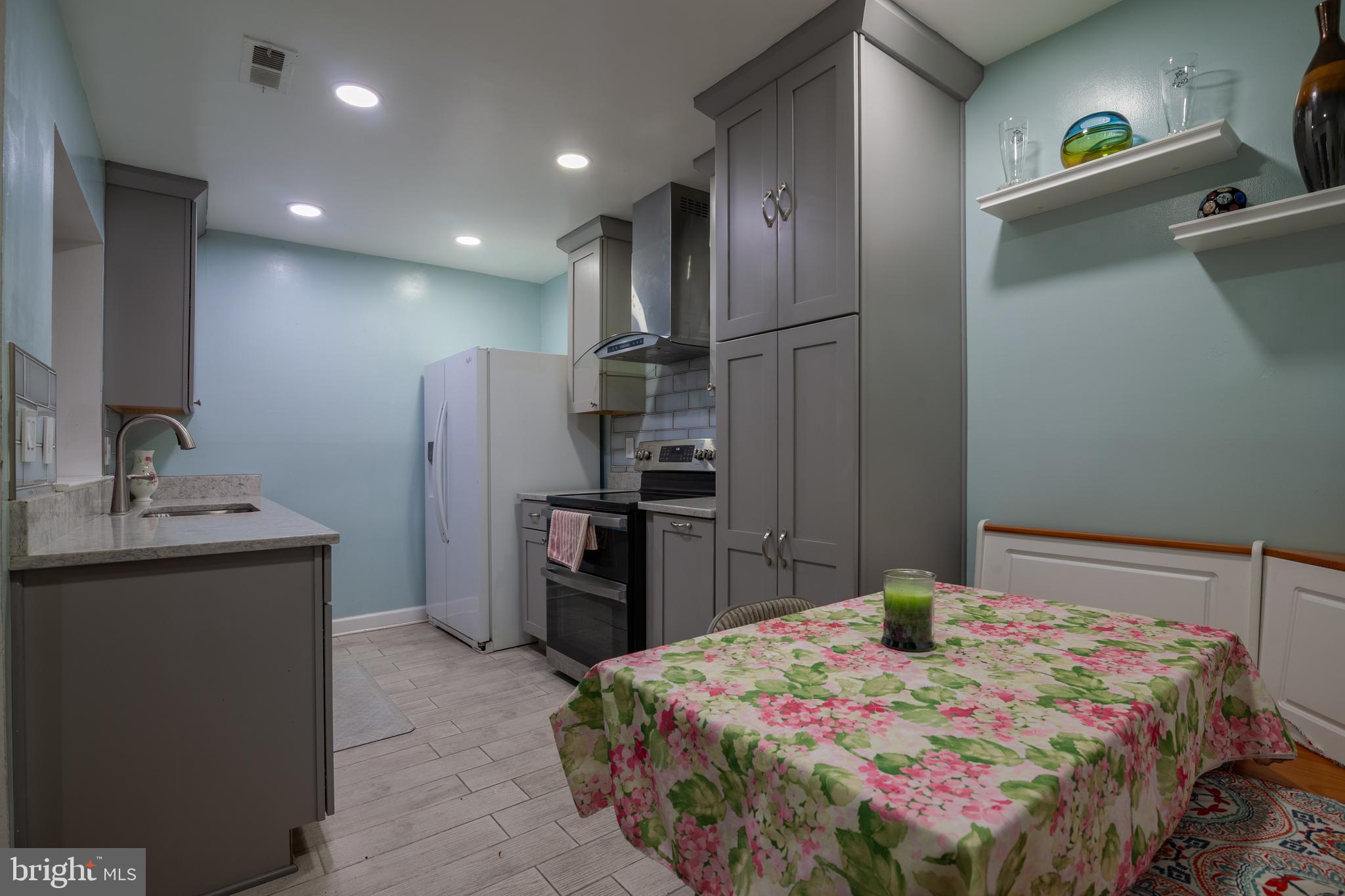 TOWNES OF GLOUCESTER - Residential Lease