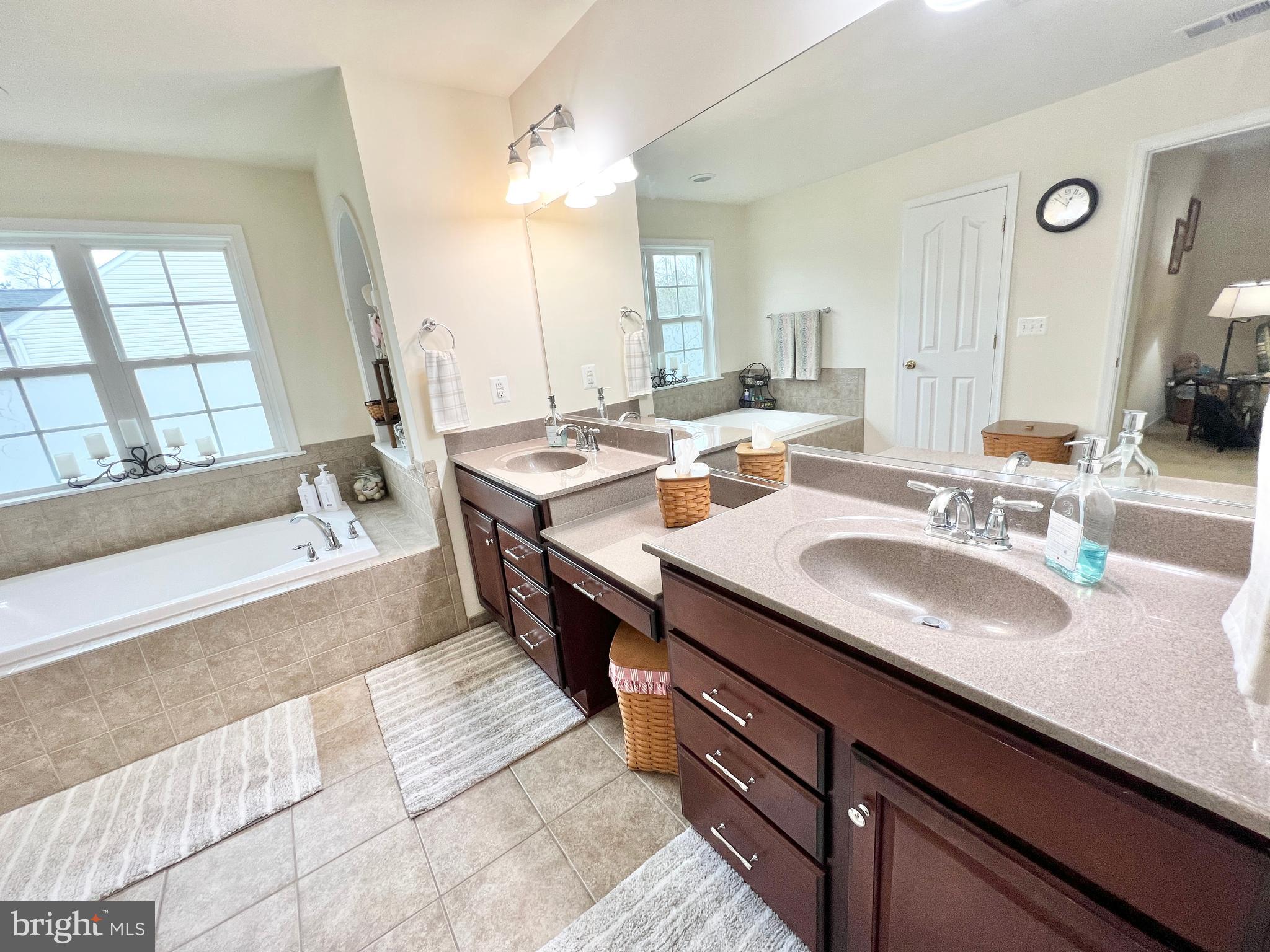 CHATHAM  VILLAGE - Residential