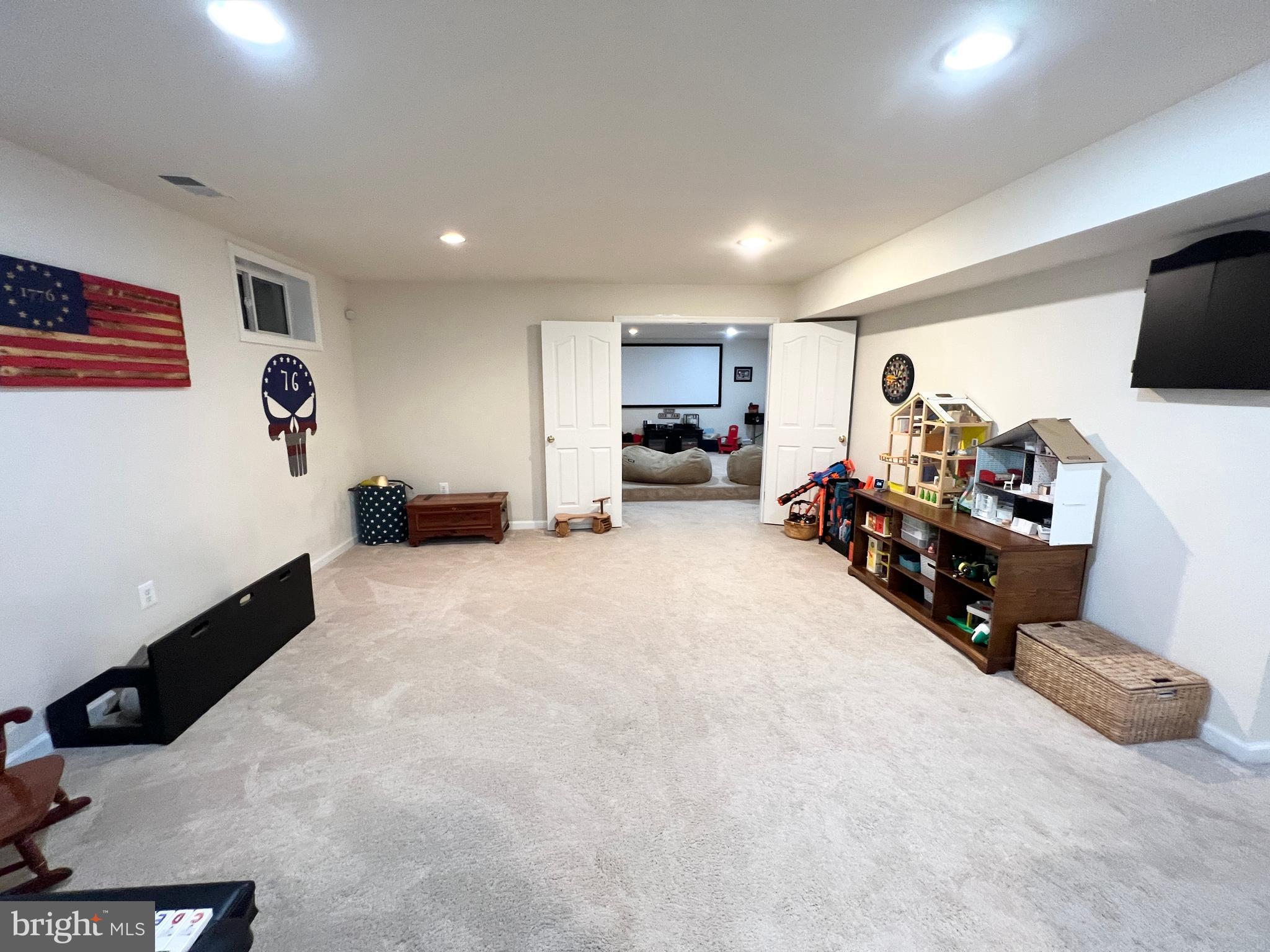 CHATHAM  VILLAGE - Residential