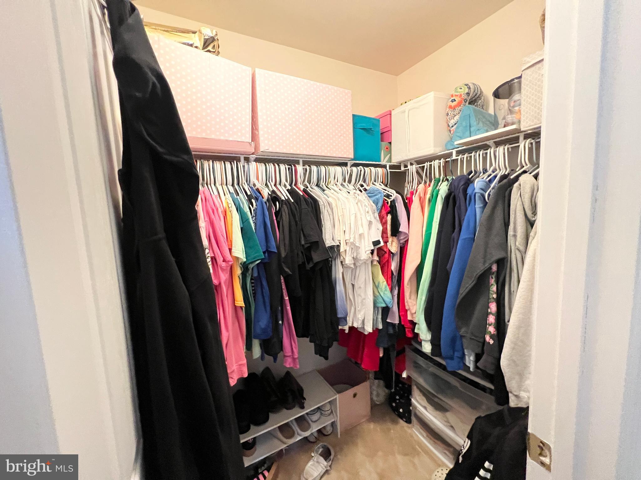 CHATHAM  VILLAGE - Residential