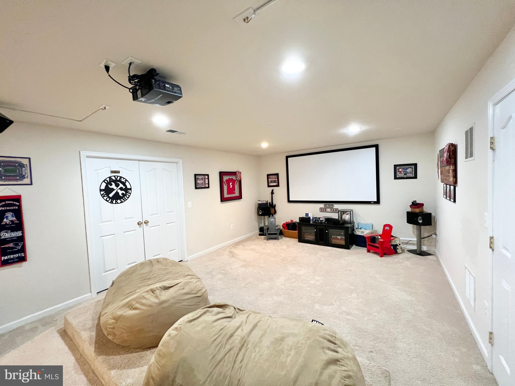 CHATHAM  VILLAGE - Residential