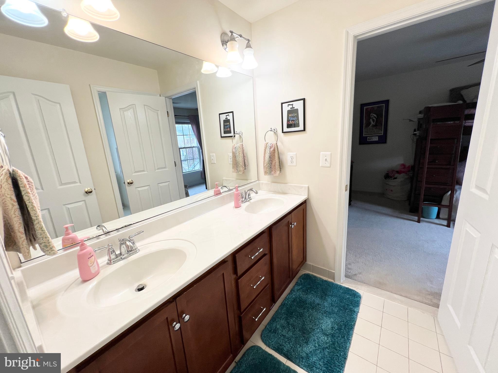 CHATHAM  VILLAGE - Residential