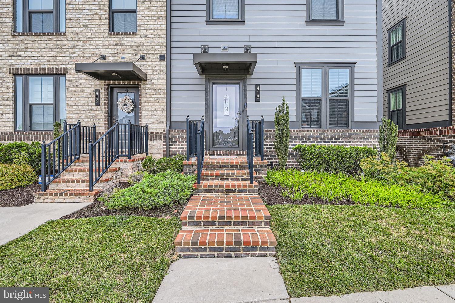 418 HERITAGE STREET