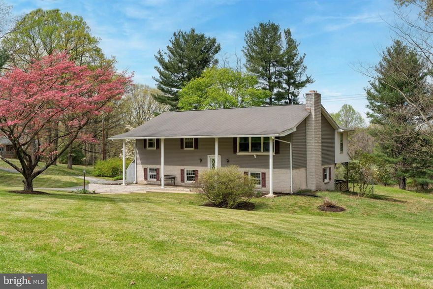 East Fallowfield Township! Nicely Maintained Mid Century Bi-Level on Quiet Street with Open Floor Plan, Hardwood Floors, Family Room with Stone Fireplace, 3rd Full Bathroom and 2 Car Attached Garage.  Welcome to 15 Horizon Drive, Coatesville. First Floor Features: Country E-I Kitchen with Dining Area, Wide Plank Floors and Bay Window, Large Livingroom with Triple Window, Master Bedroom with Master Bath, 2 Additional Spacious Bedrooms and Hall Bath. Lower Level Features: Finished Family Room with Stone Fireplace, Full Bath with Walk in Shower, Sliders to Large Deck, Laundry Room and 2 Car Garage. Freshly Painted, Electric Radiant Heat in Bedrooms, Newer Heater, Newer Hot Water Heater and Private Yard. Conveniently Located To Walking Trails, Lake, Play Area, Pavilion, Hibernia Park, Tennis, Coatesville Country Club, Restaurants, Shopping, Parkesburg, Thorndale and Coatesville Train Stations and All Major Routes Including the Pennsylvania Turnpike.