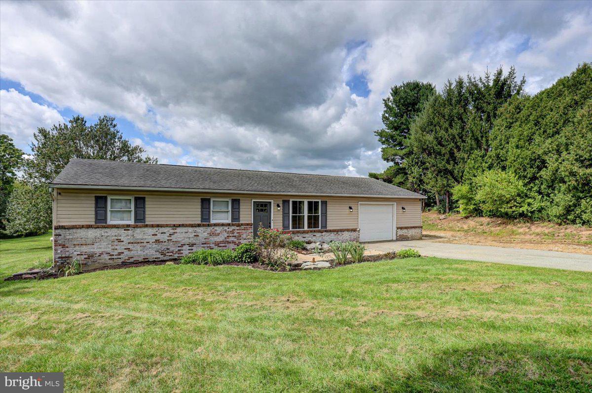 1541 STREAMSIDE DRIVE