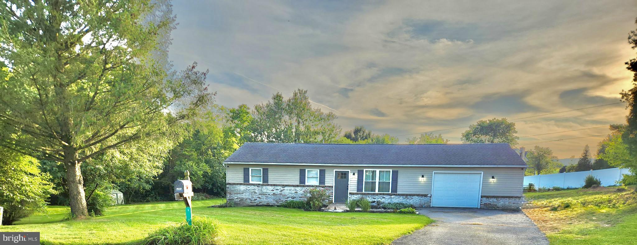 1541 STREAMSIDE DRIVE