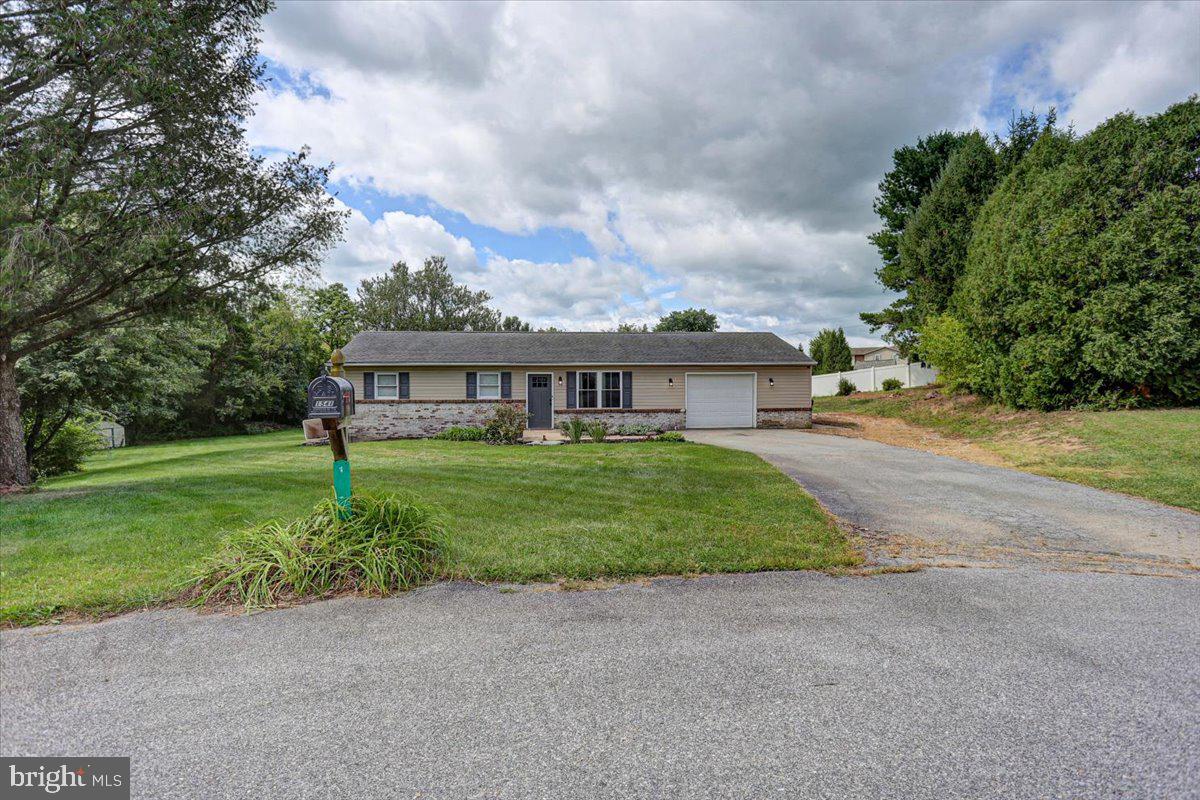 1541 STREAMSIDE DRIVE