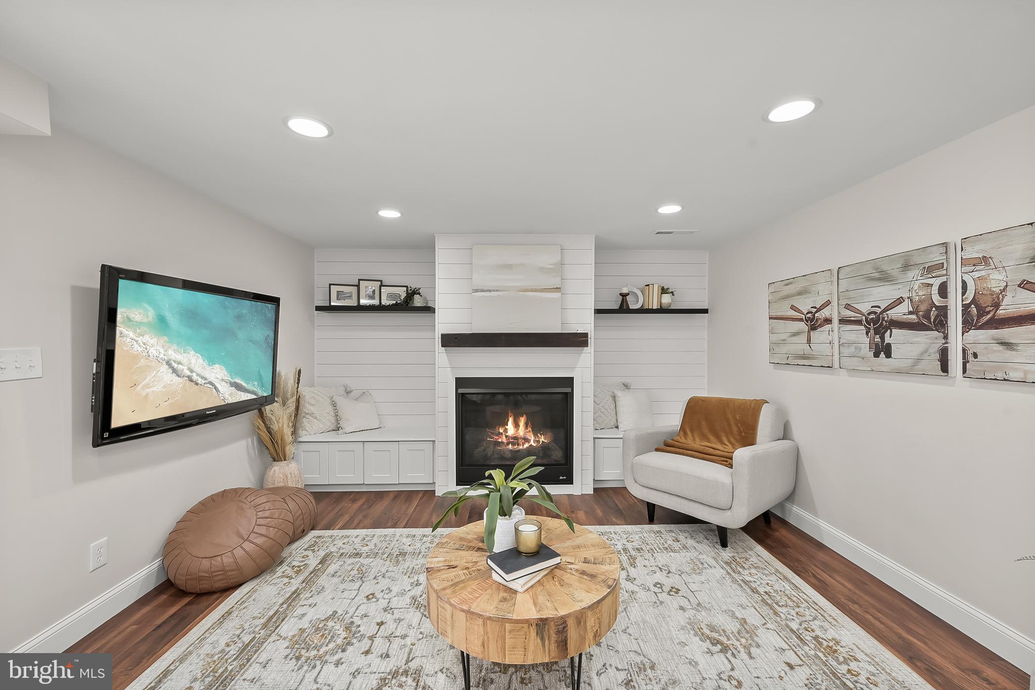 3412 MANOR HILL