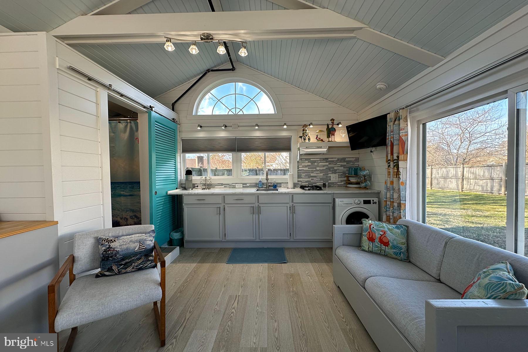 EASTON - Residential Lease