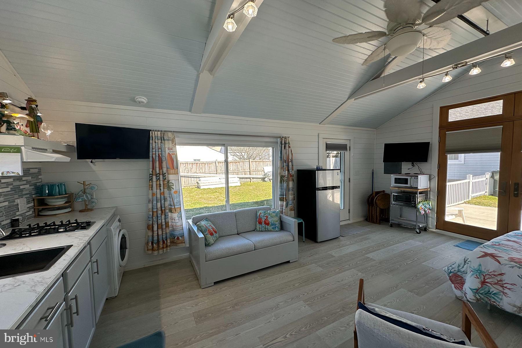 EASTON - Residential Lease