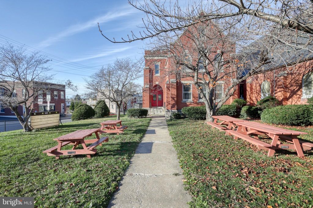 Photo of 811 E Market Street, YORK, PA 17403 (MLS # PAYK2094118)