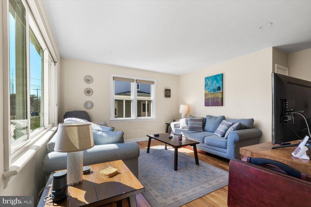 Photo of 327 SNYDER AVE, ELIZABETHTOWN, PA 17022 (MLS # PALA2031734)