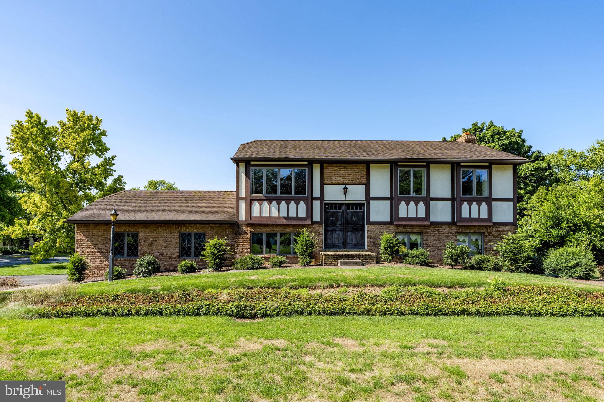 1525 EDINBOROUGH CIRCLE