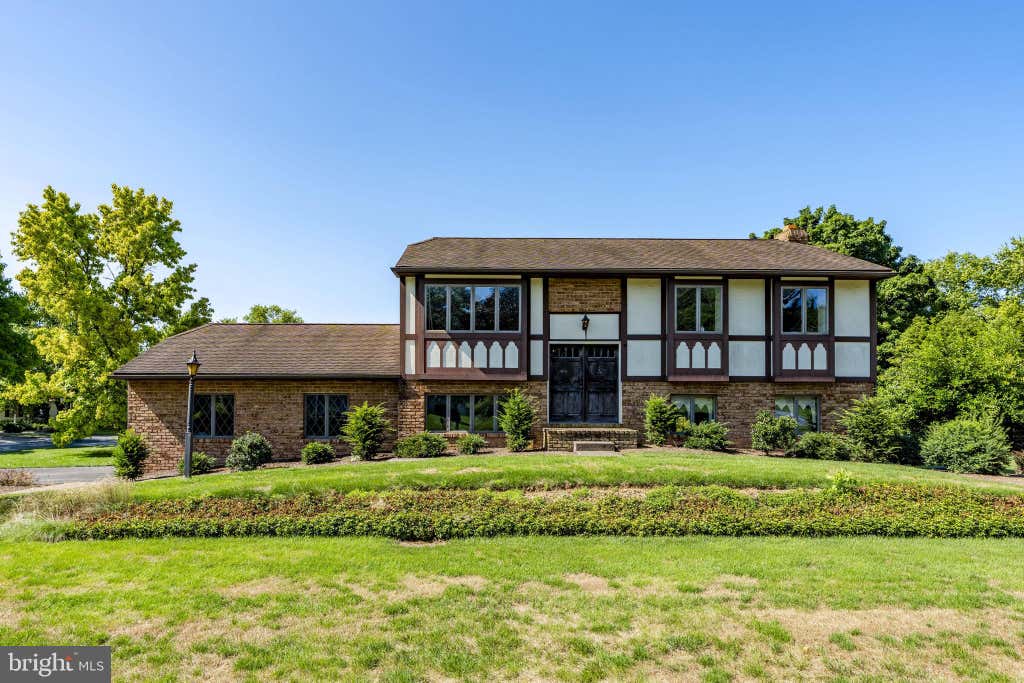 Photo of 1525 Edinborough Circle, LANDISVILLE, PA 17538 (MLS # PALA2092606)