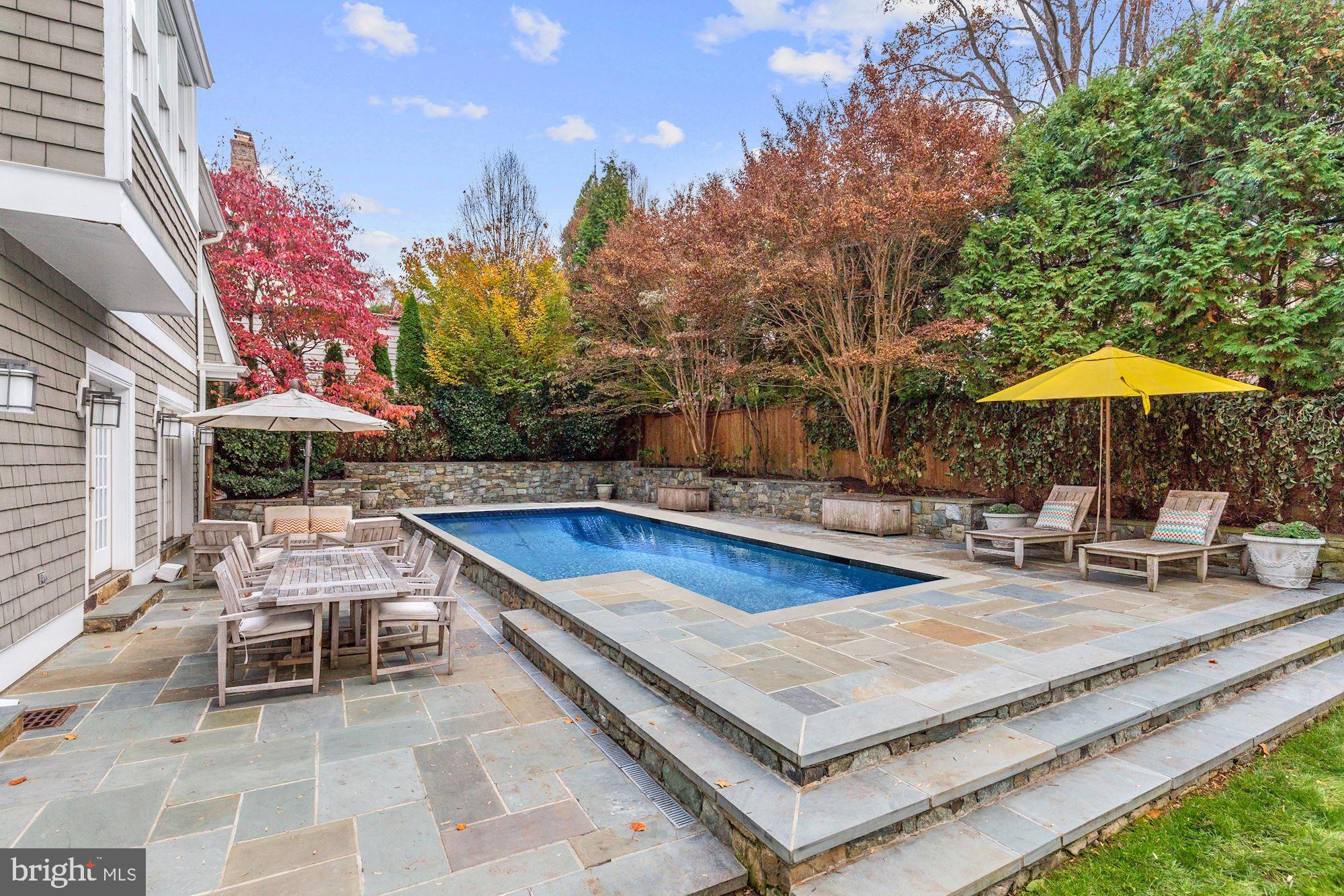SPRING VALLEY - Residential