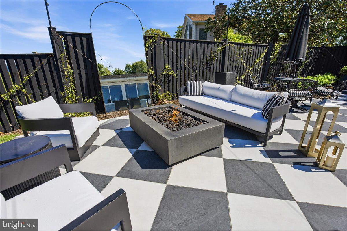 ESPERANZA FARMS - Residential