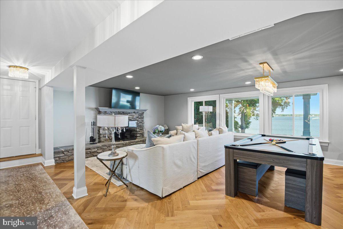 ESPERANZA FARMS - Residential