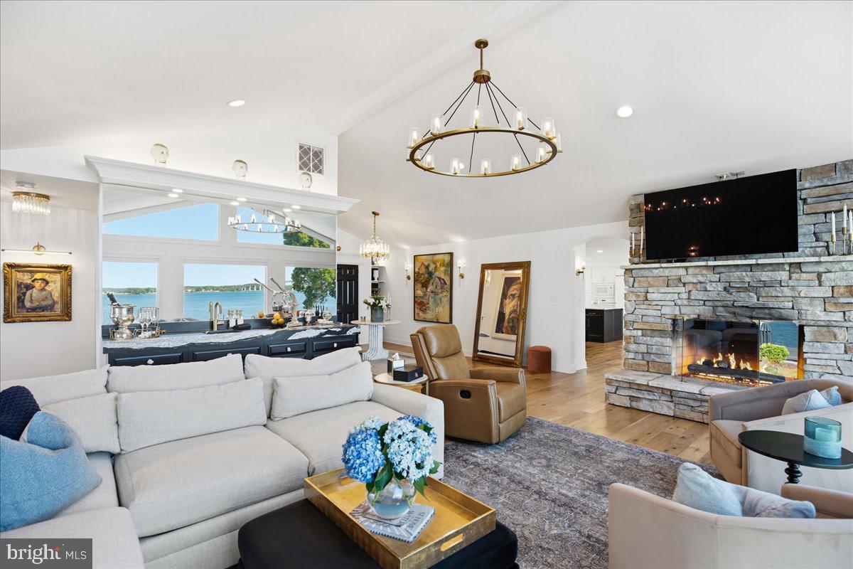ESPERANZA FARMS - Residential