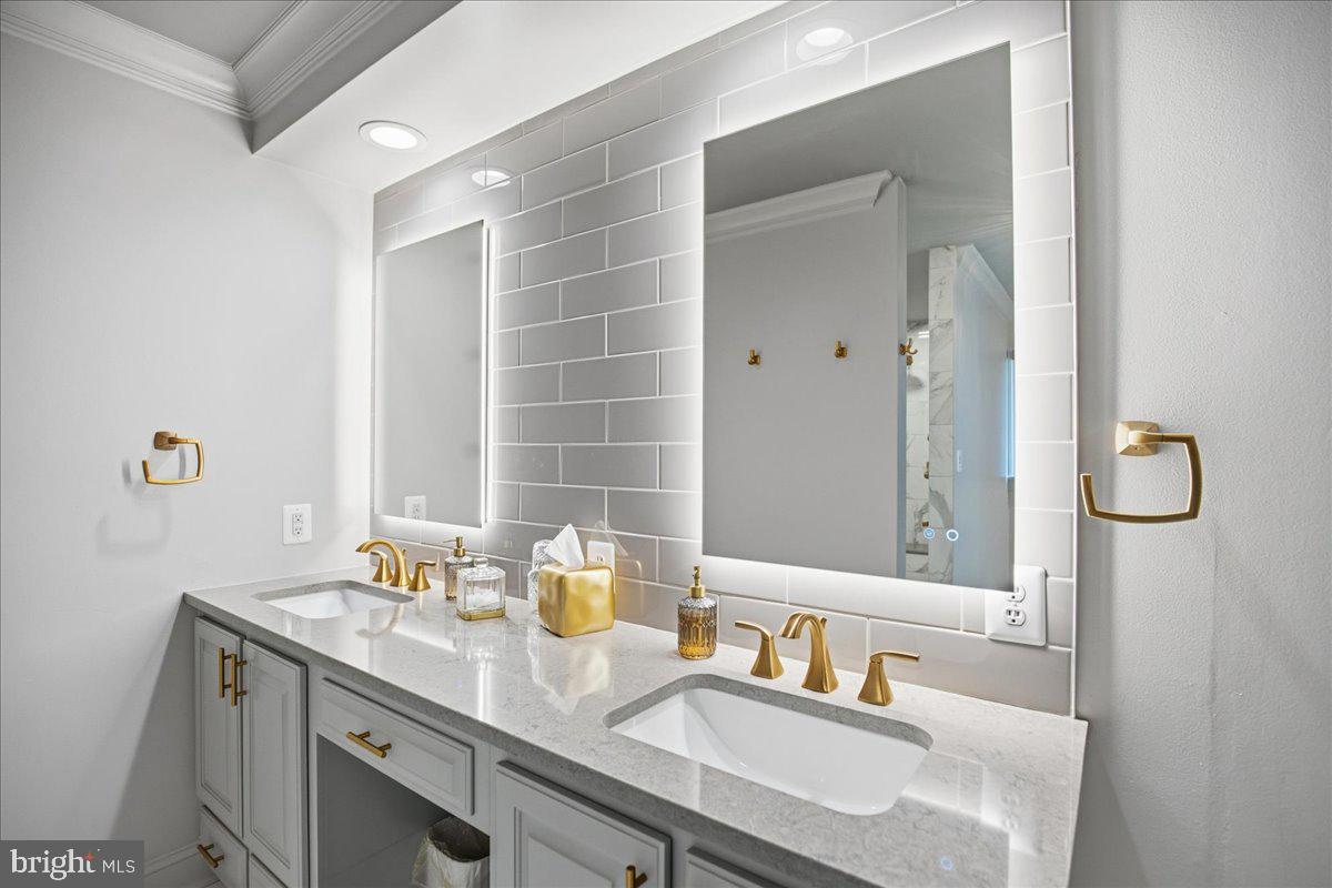 ESPERANZA FARMS - Residential