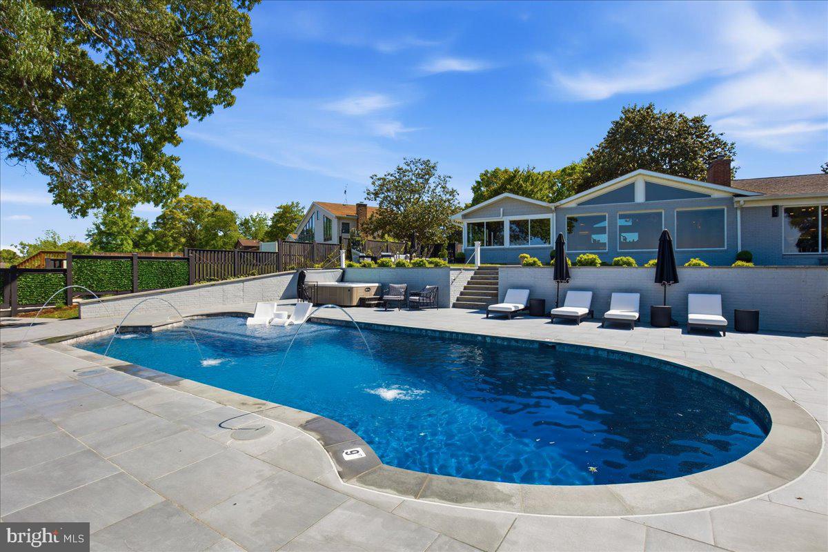 ESPERANZA FARMS - Residential