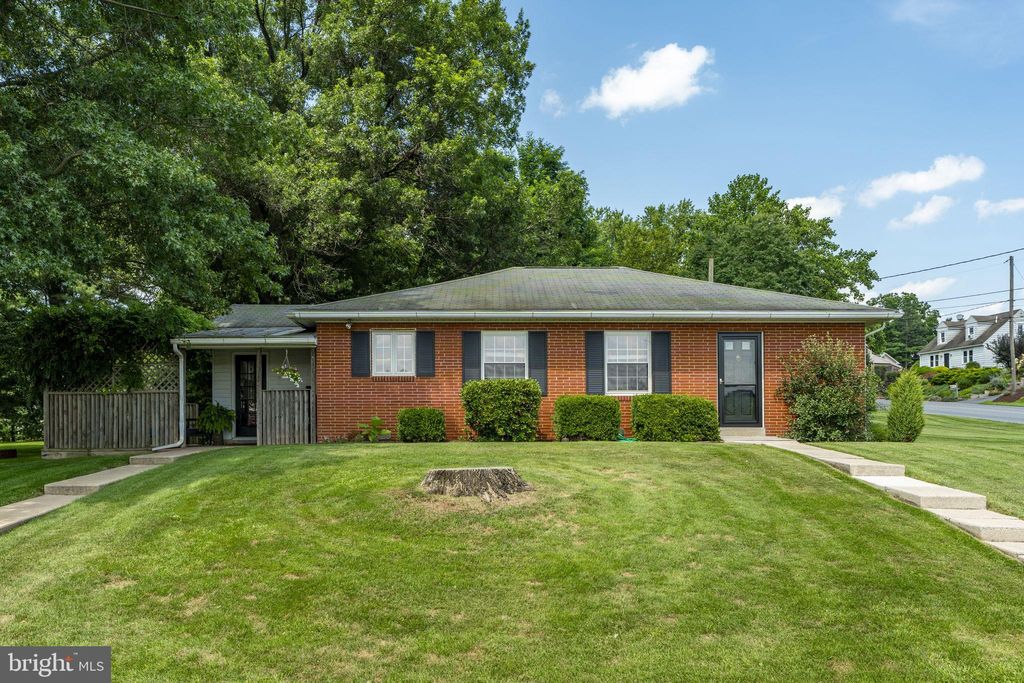 Photo of 353 S Market Street, SCHAEFFERSTOWN, PA 17088 (MLS # PALN2022208)