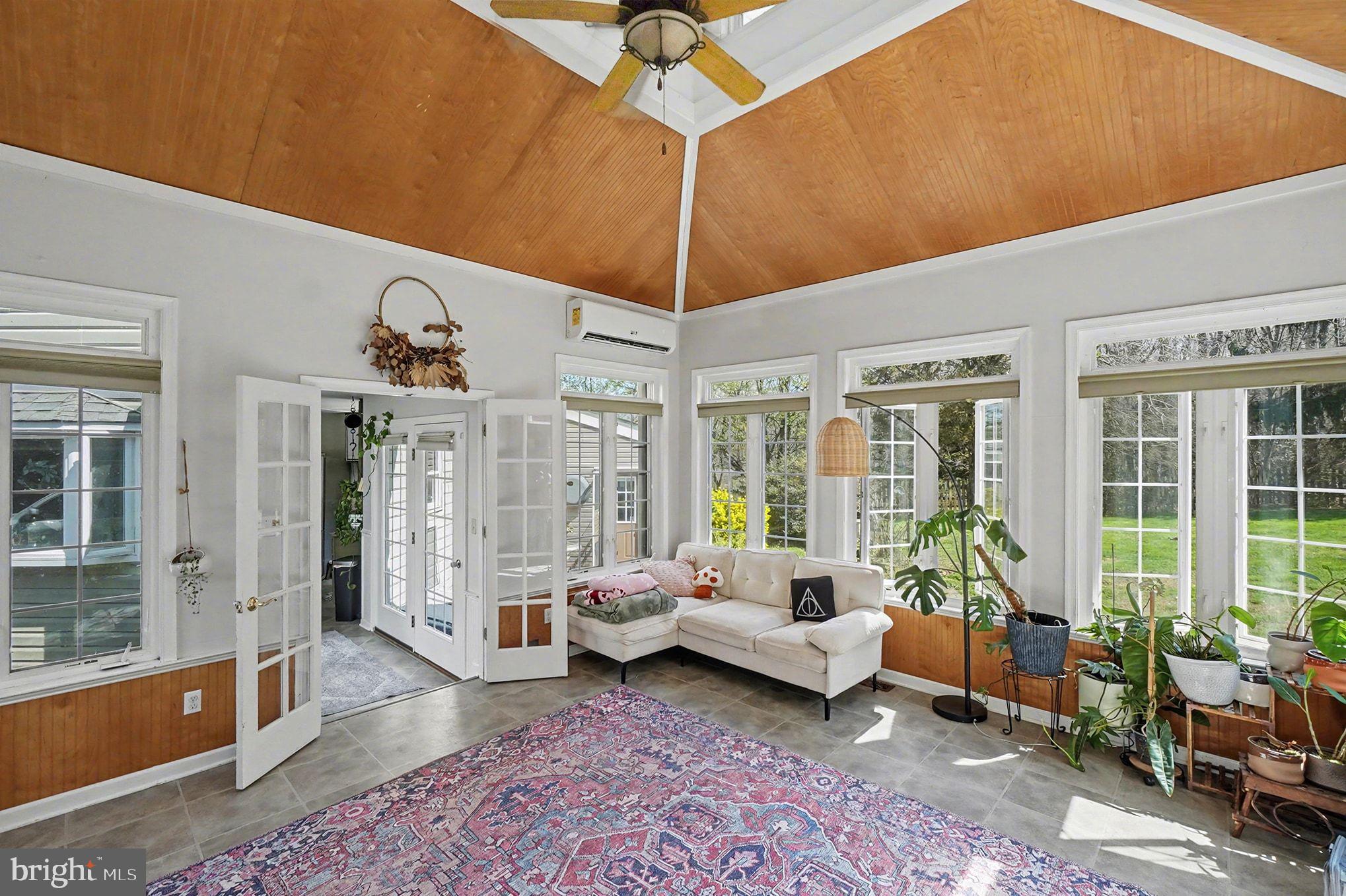 SPRING HILL ESTATES - Residential