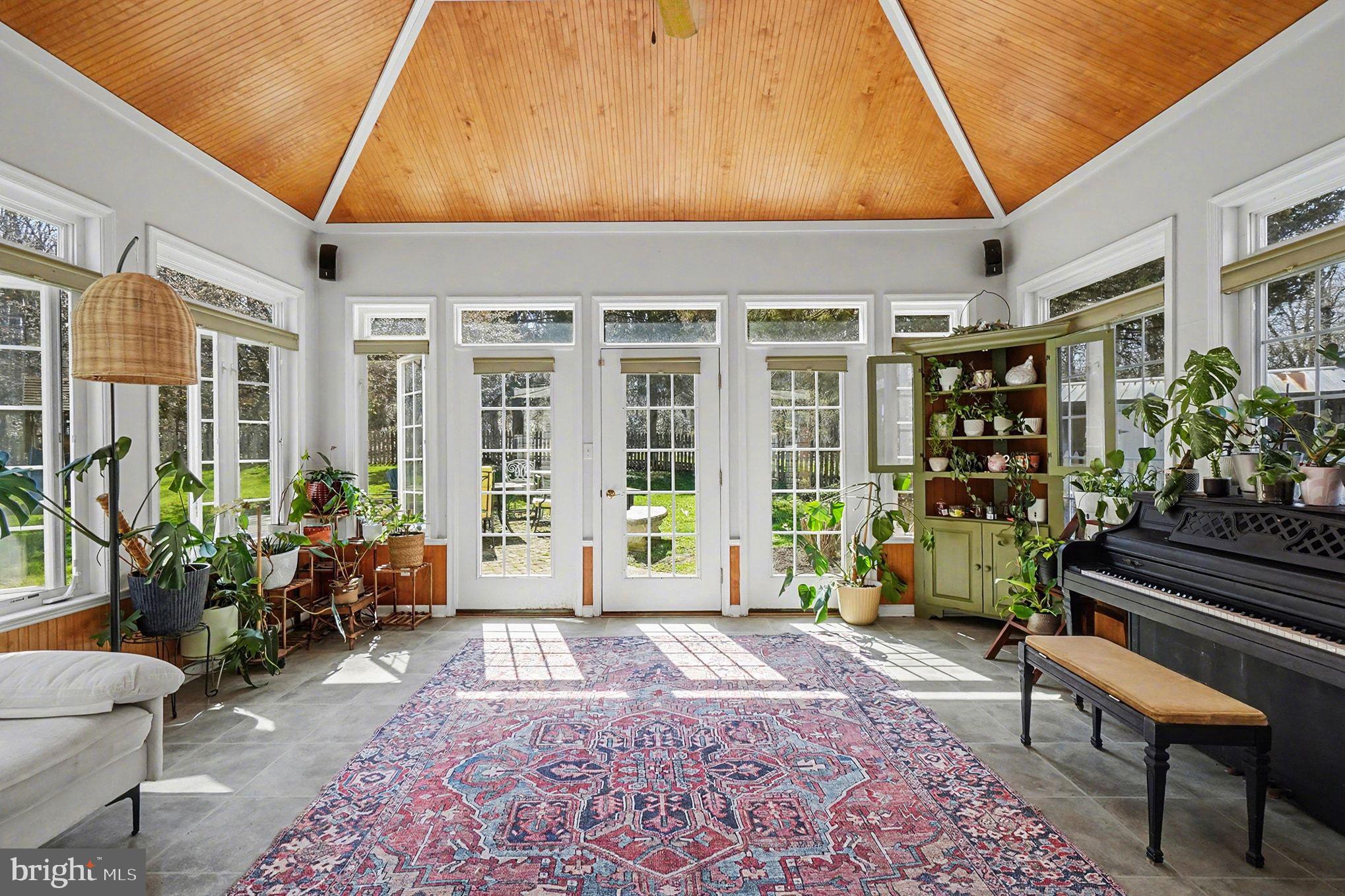 SPRING HILL ESTATES - Residential