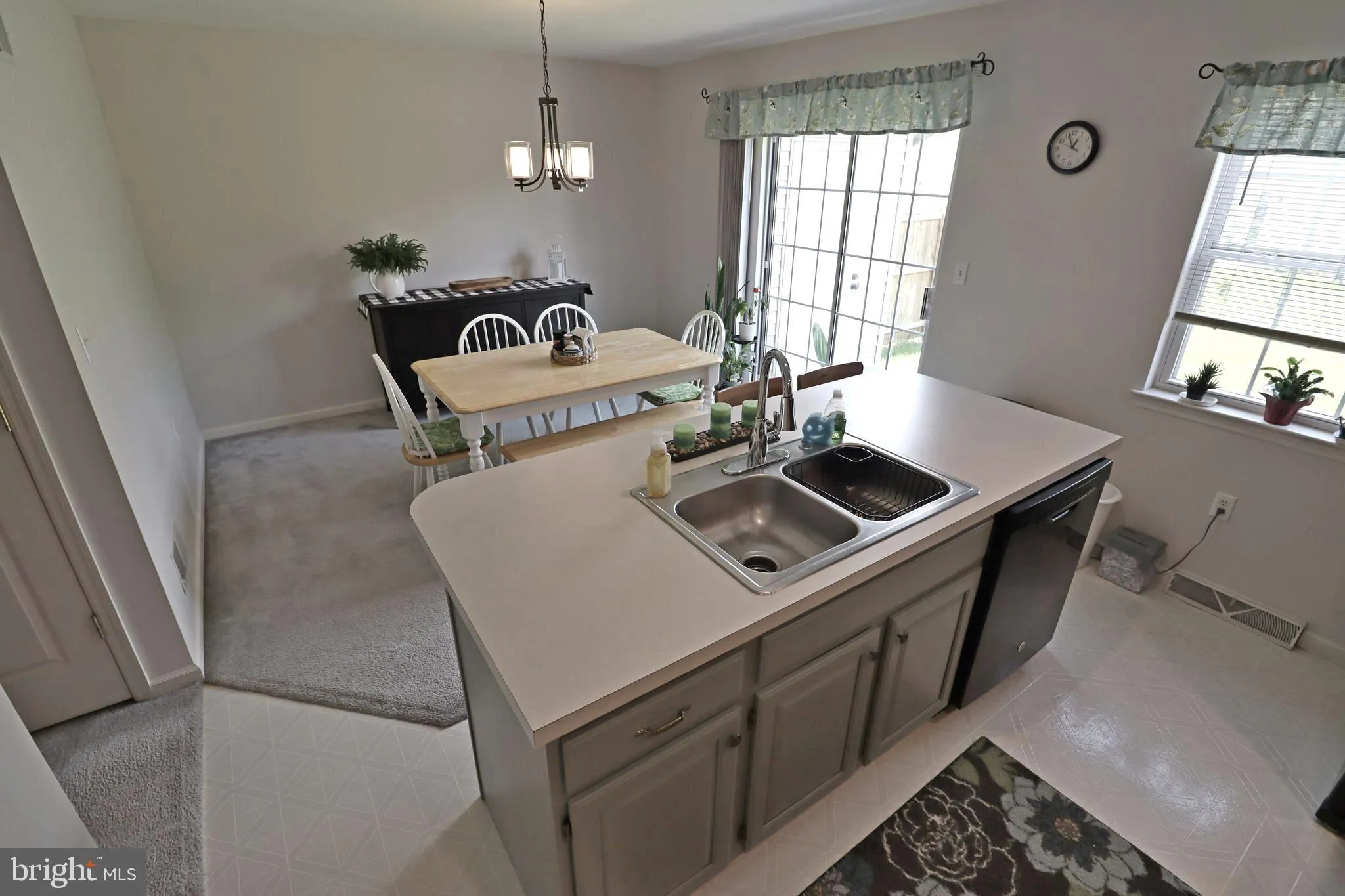 Marietta, Pennsylvania 17547, United States, 3 Bedrooms Bedrooms, ,2 BathroomsBathrooms,Residential,Pending,142314