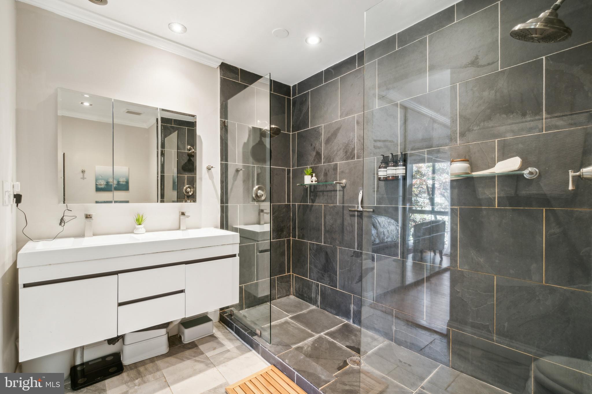 BLAKEVIEW - Residential