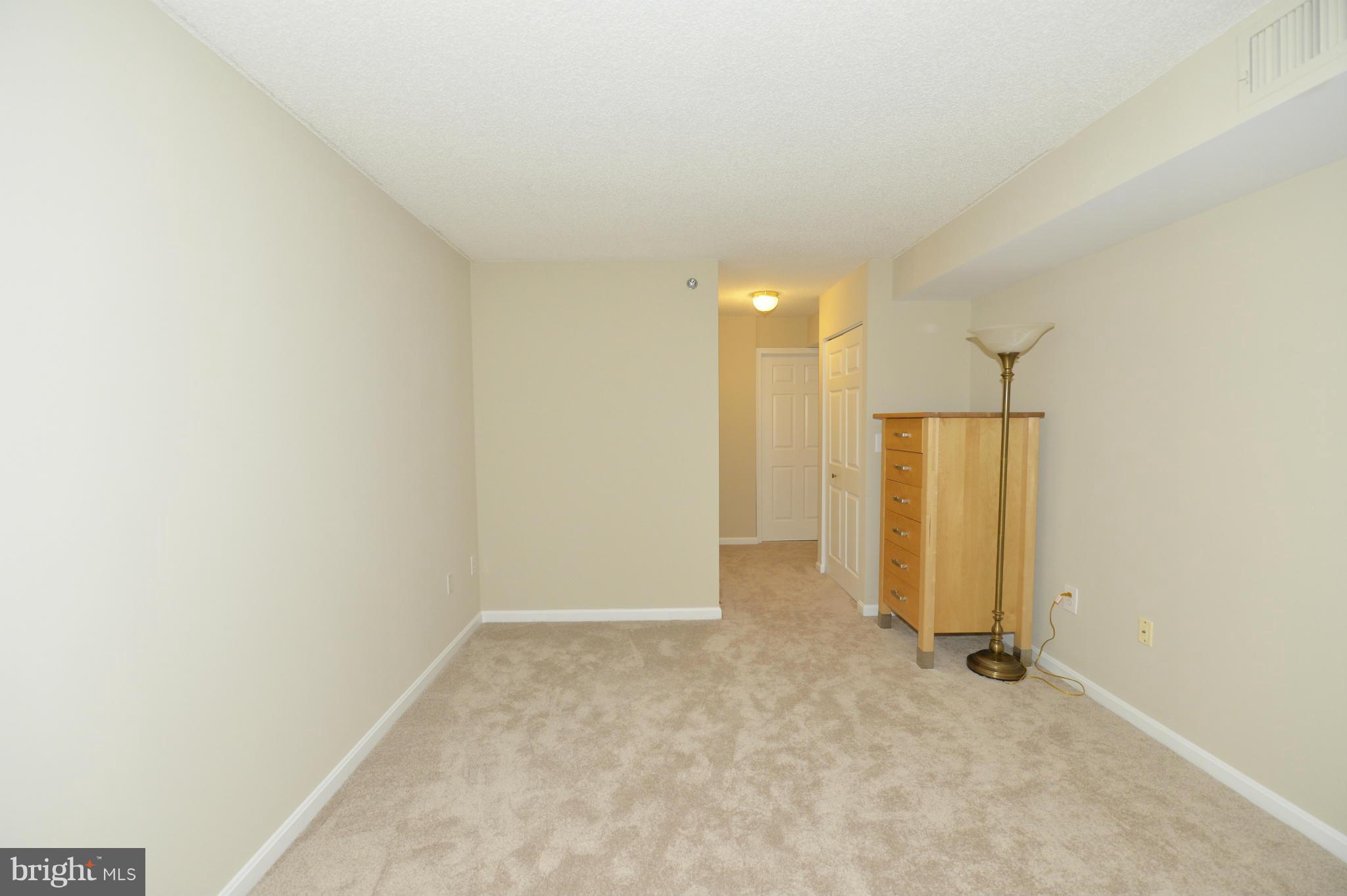 CARLYLE TOWERS - Residential Lease