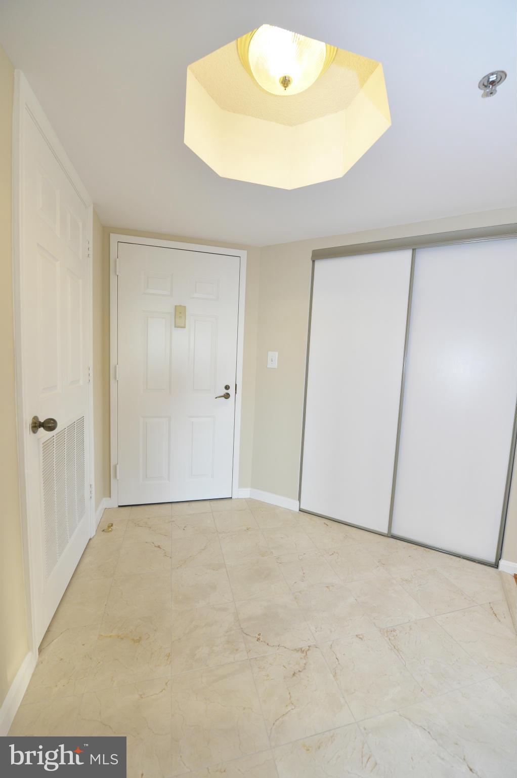 CARLYLE TOWERS - Residential Lease