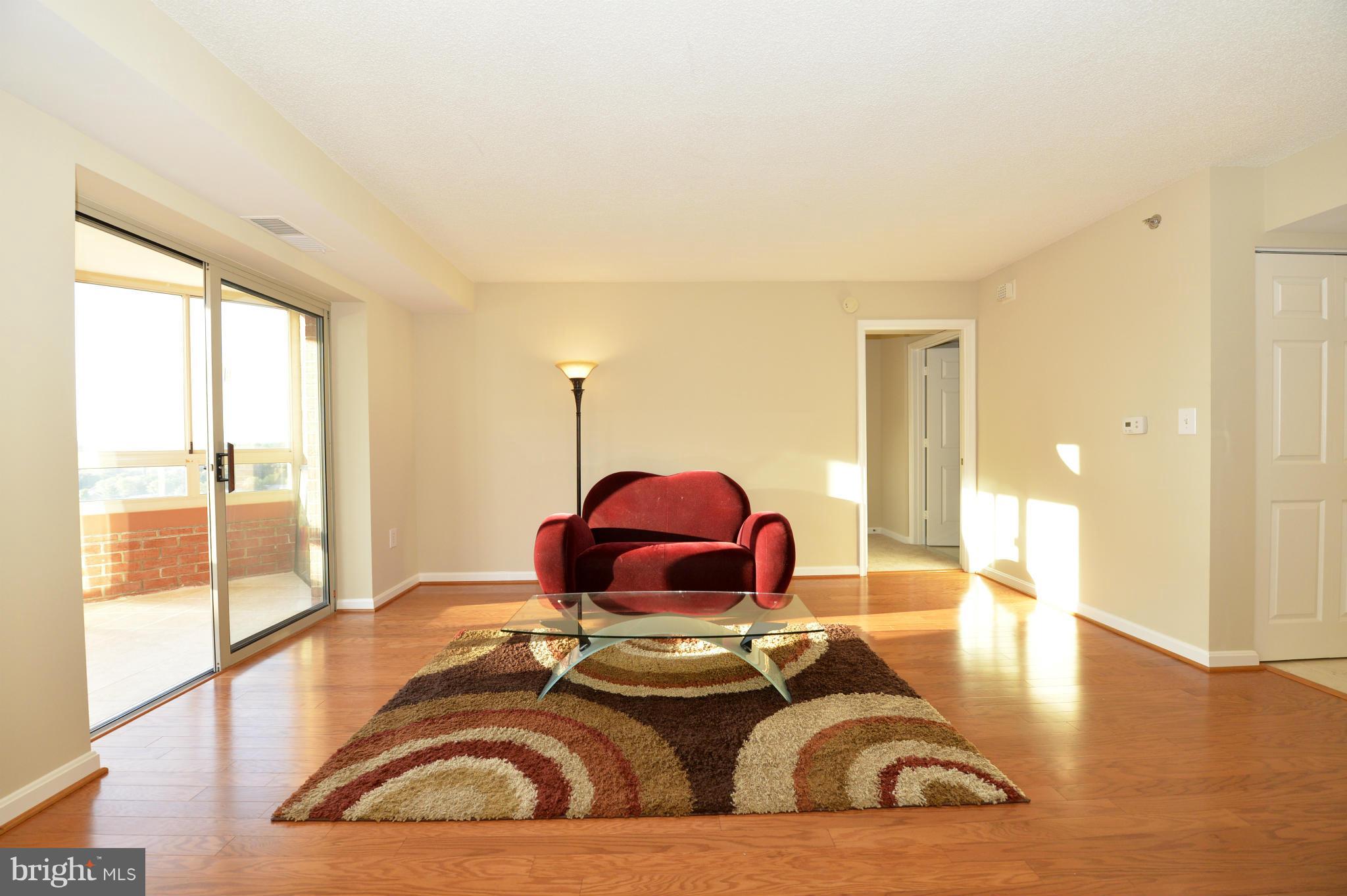 CARLYLE TOWERS - Residential Lease