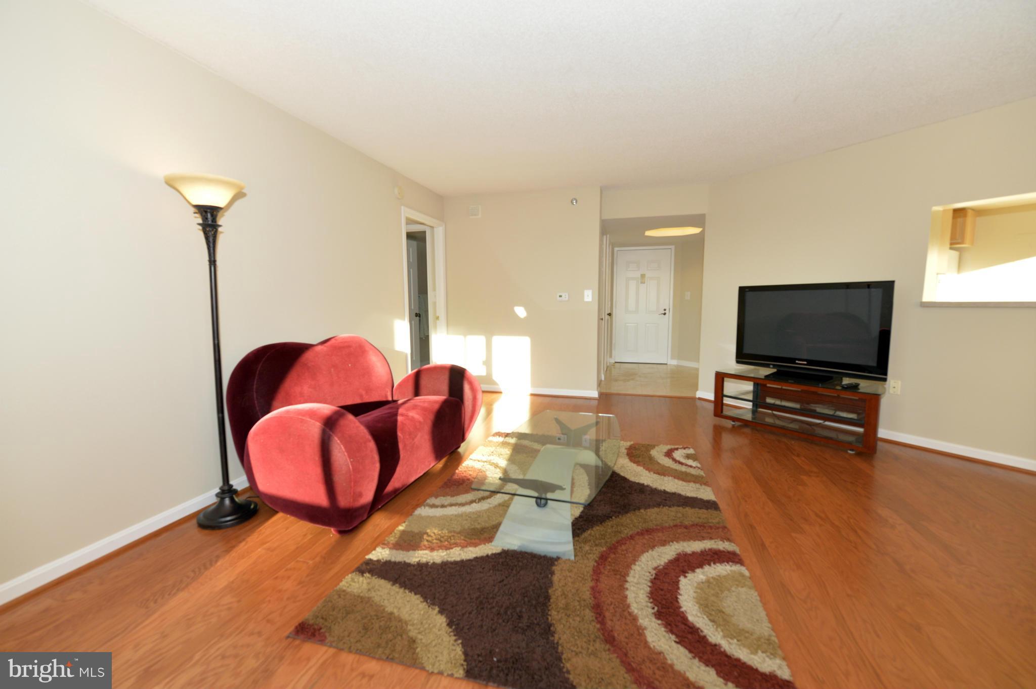 CARLYLE TOWERS - Residential Lease