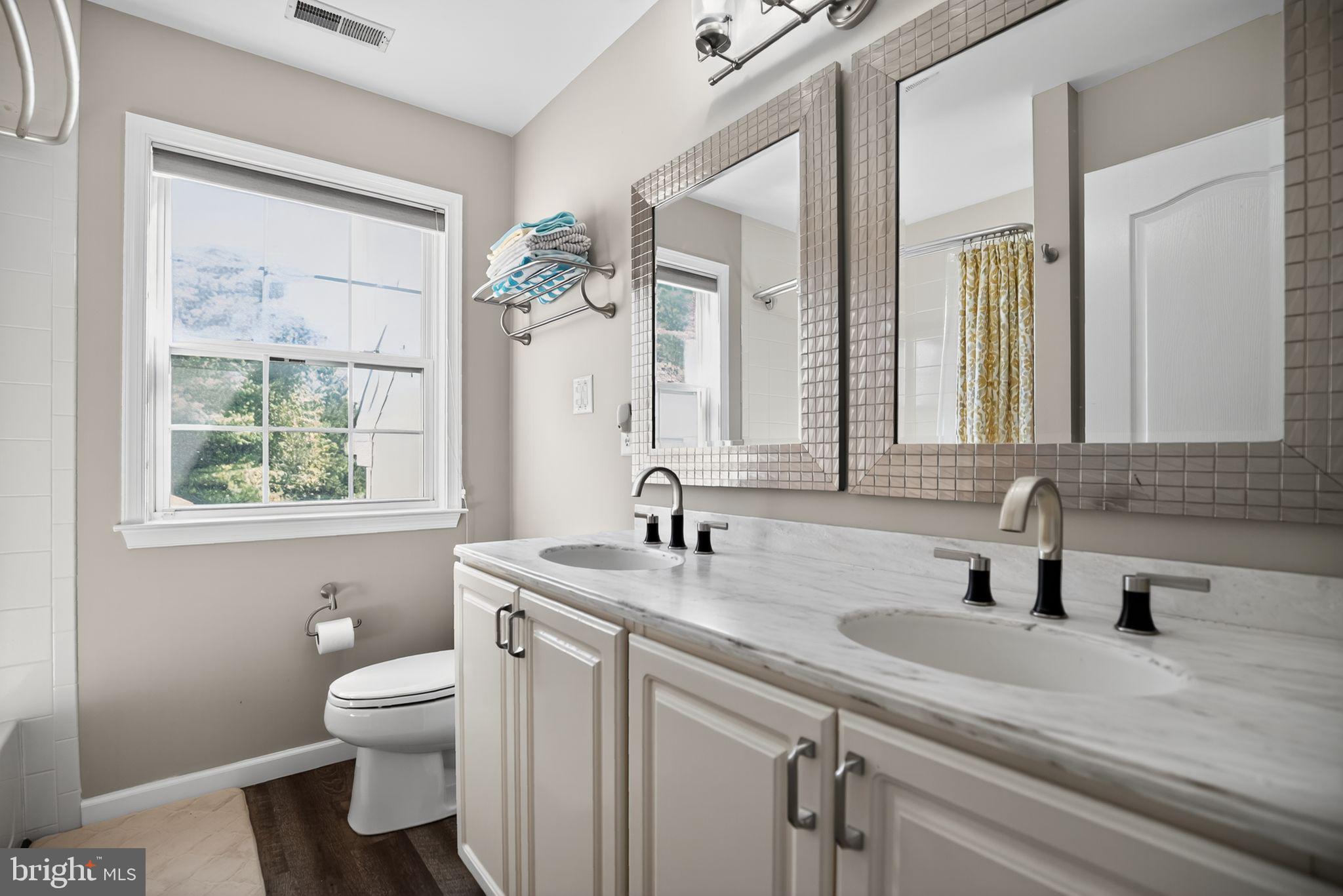 ROLLING GLEN - Residential