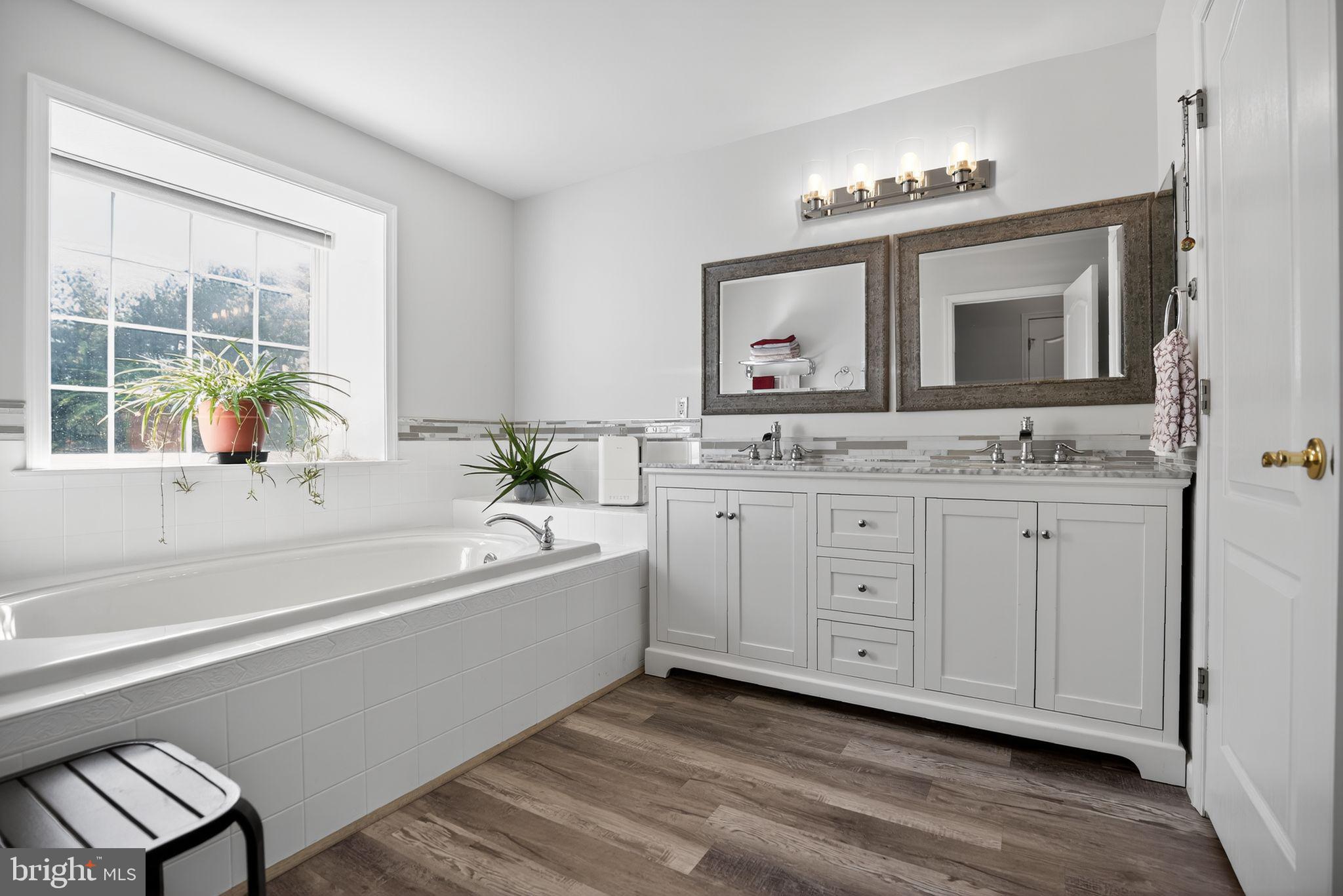 ROLLING GLEN - Residential