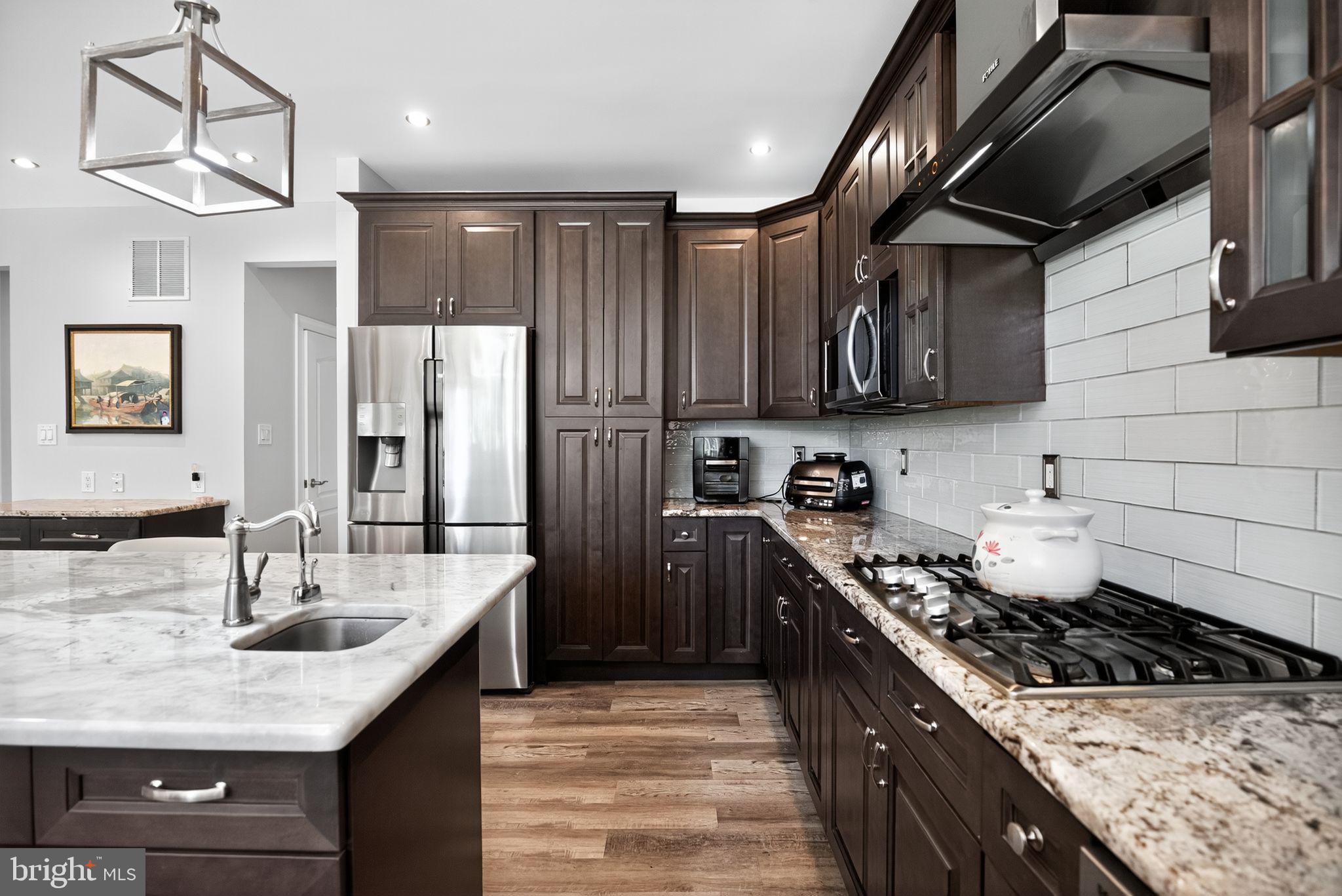 ROLLING GLEN - Residential