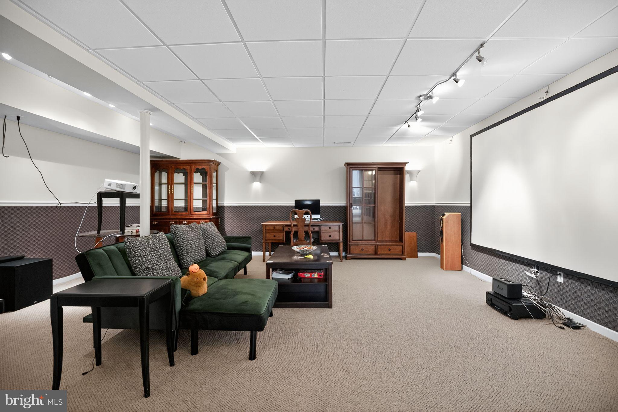 ROLLING GLEN - Residential