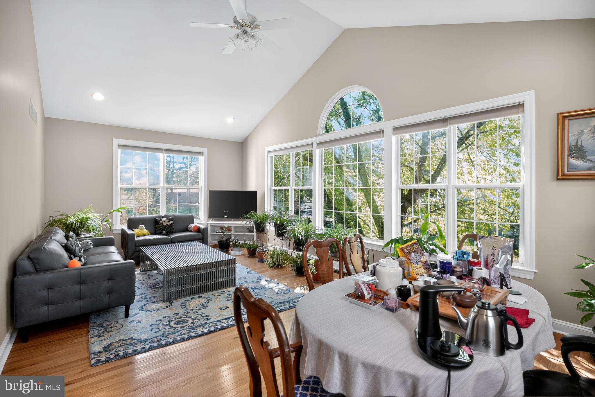 ROLLING GLEN - Residential