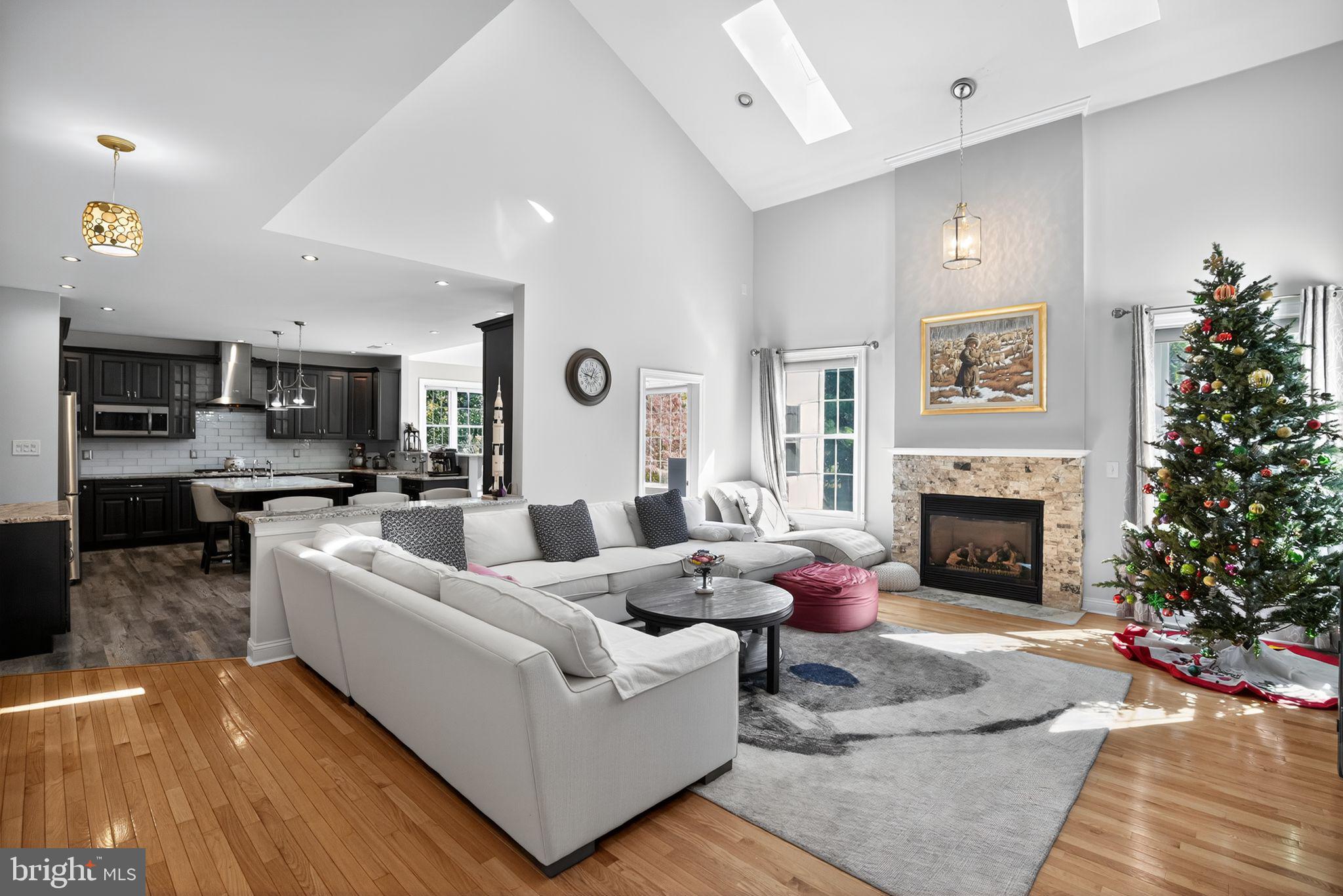 ROLLING GLEN - Residential