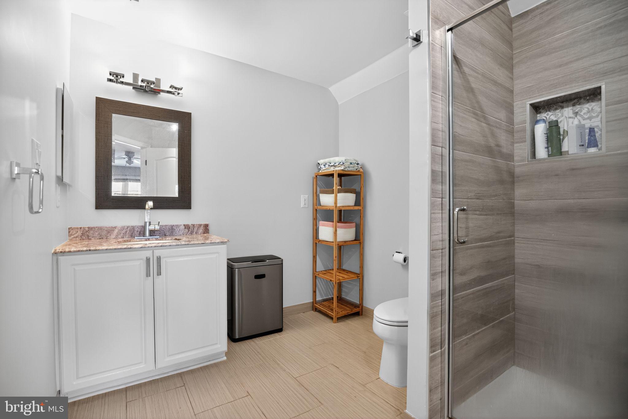 ROLLING GLEN - Residential