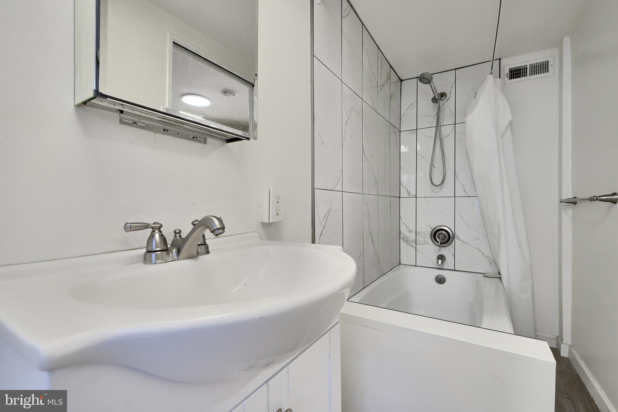 FELLS POINT HISTORIC DISTRICT - Residential Lease