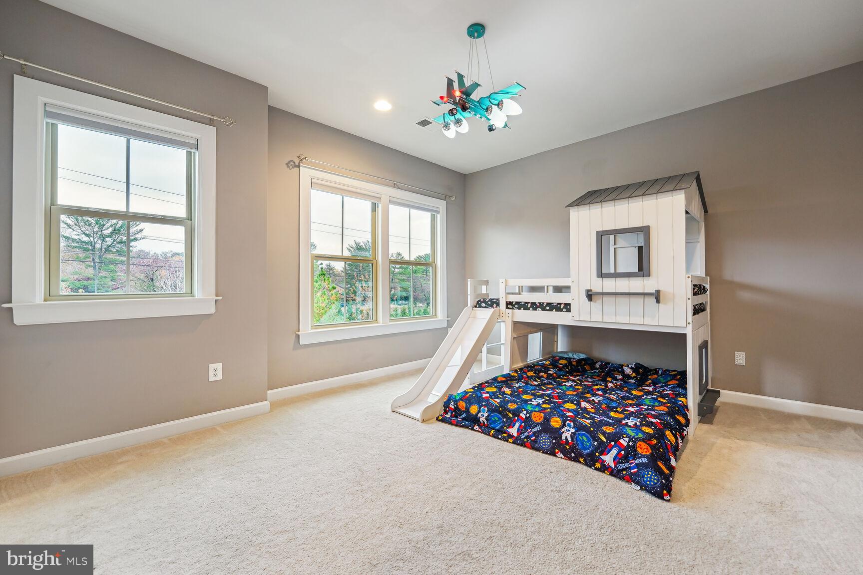 WOODSON SQUARE - Residential