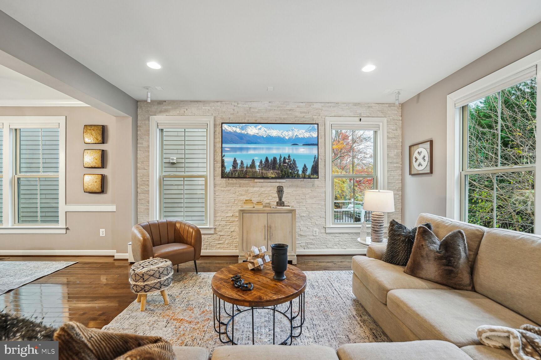 WOODSON SQUARE - Residential