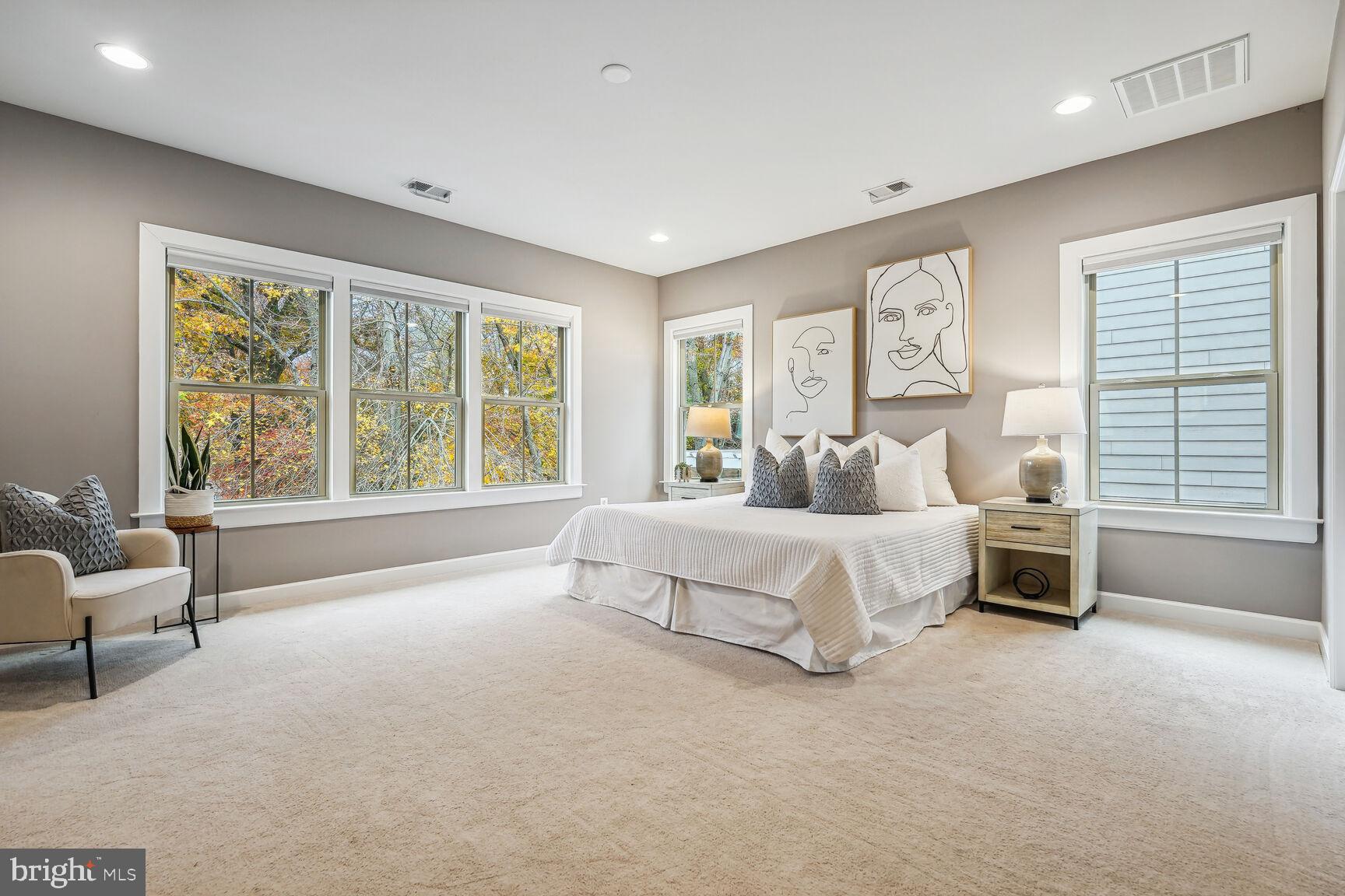 WOODSON SQUARE - Residential