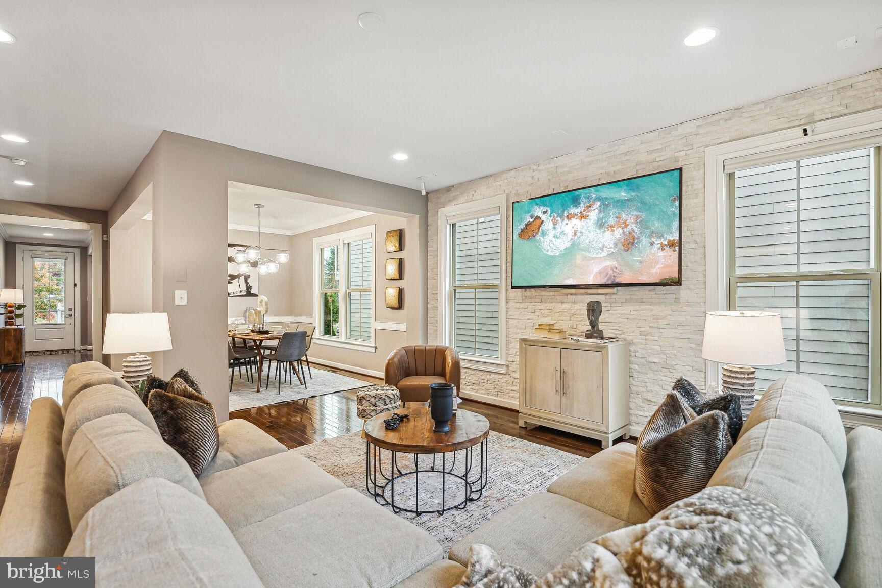 WOODSON SQUARE - Residential