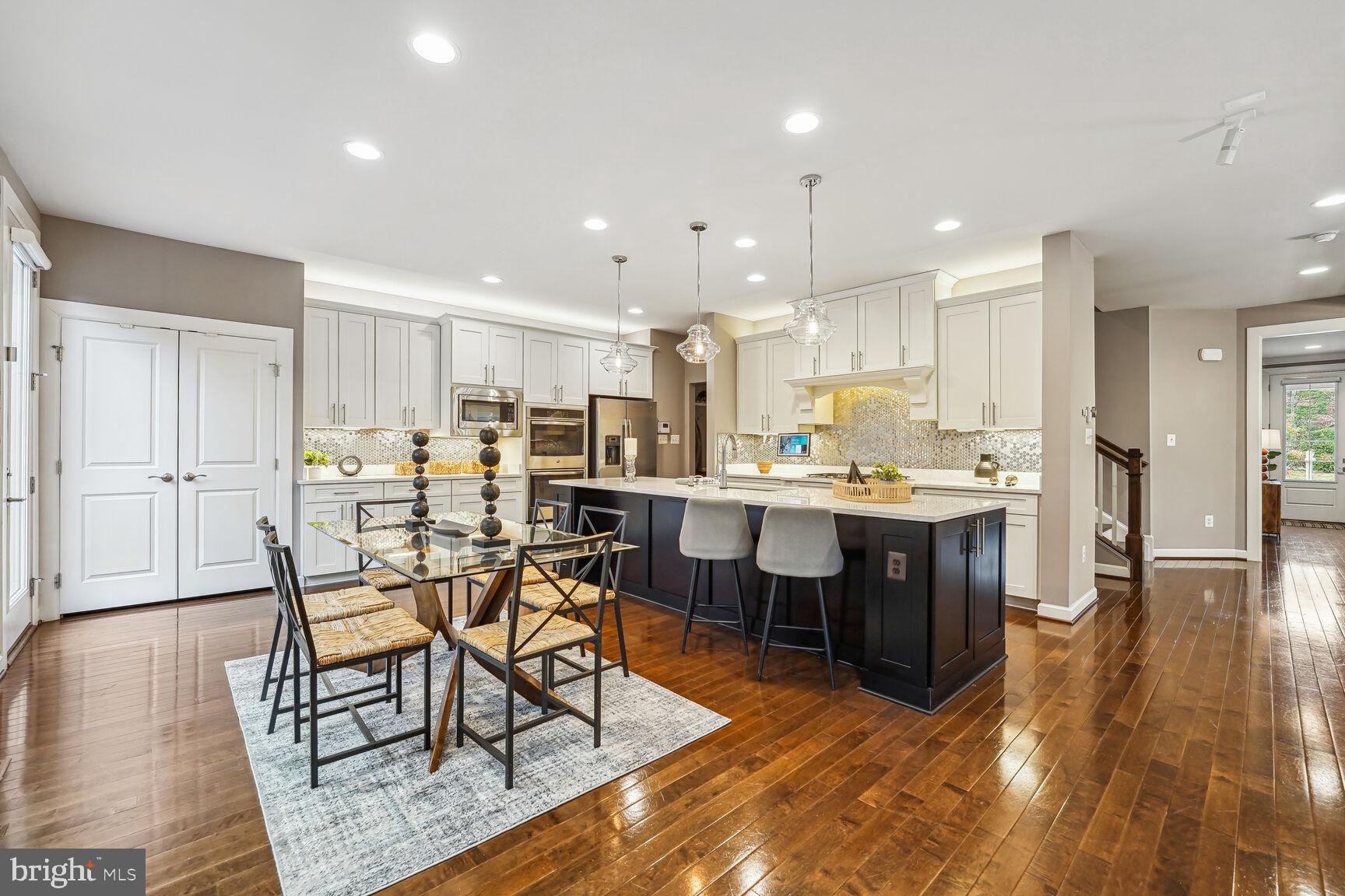 WOODSON SQUARE - Residential