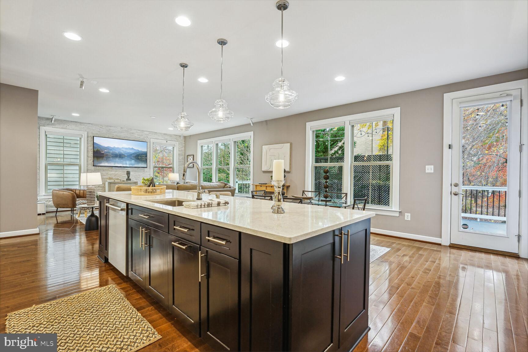 WOODSON SQUARE - Residential