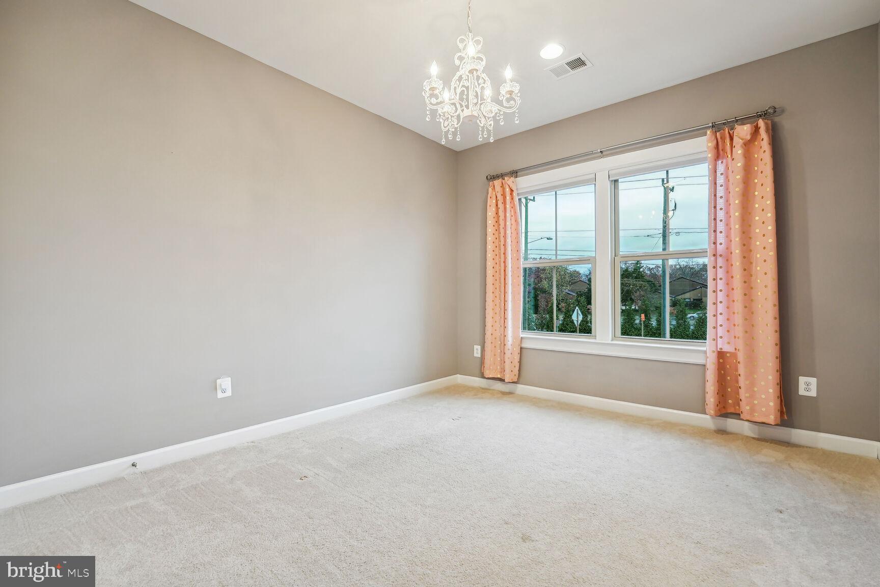 WOODSON SQUARE - Residential