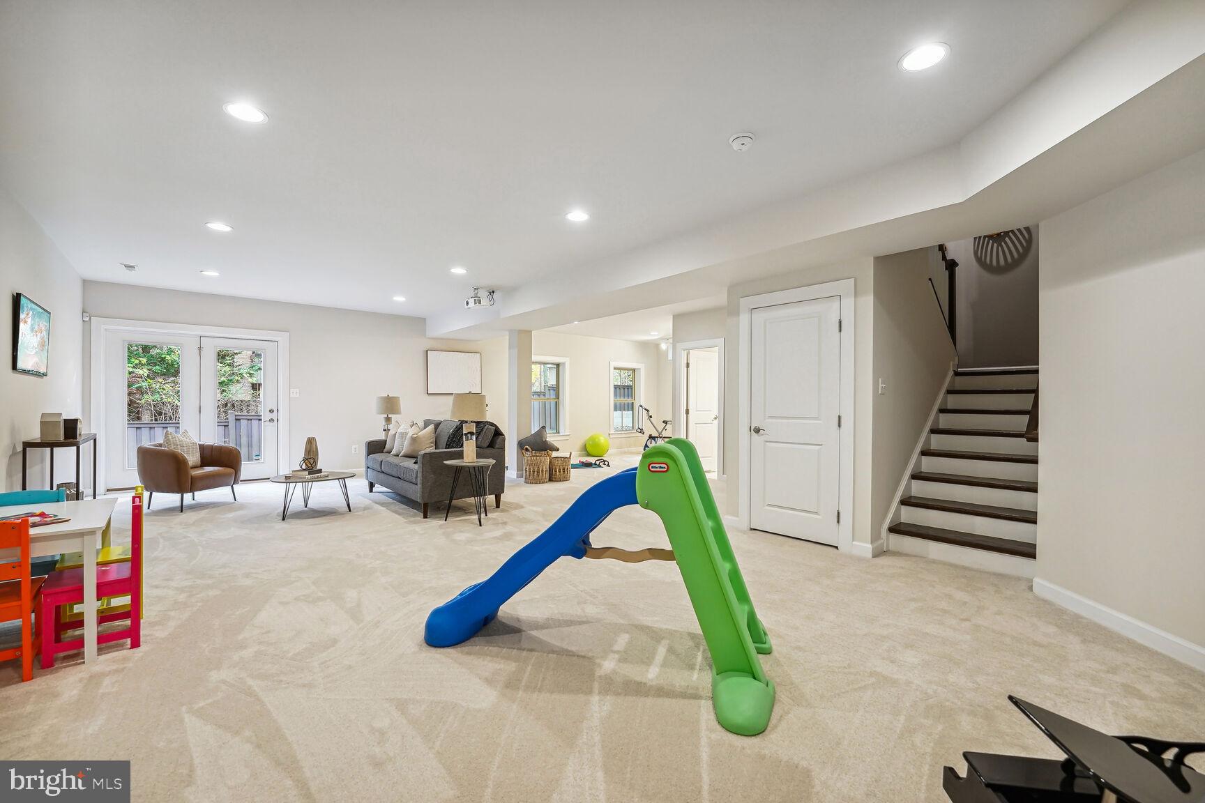 WOODSON SQUARE - Residential